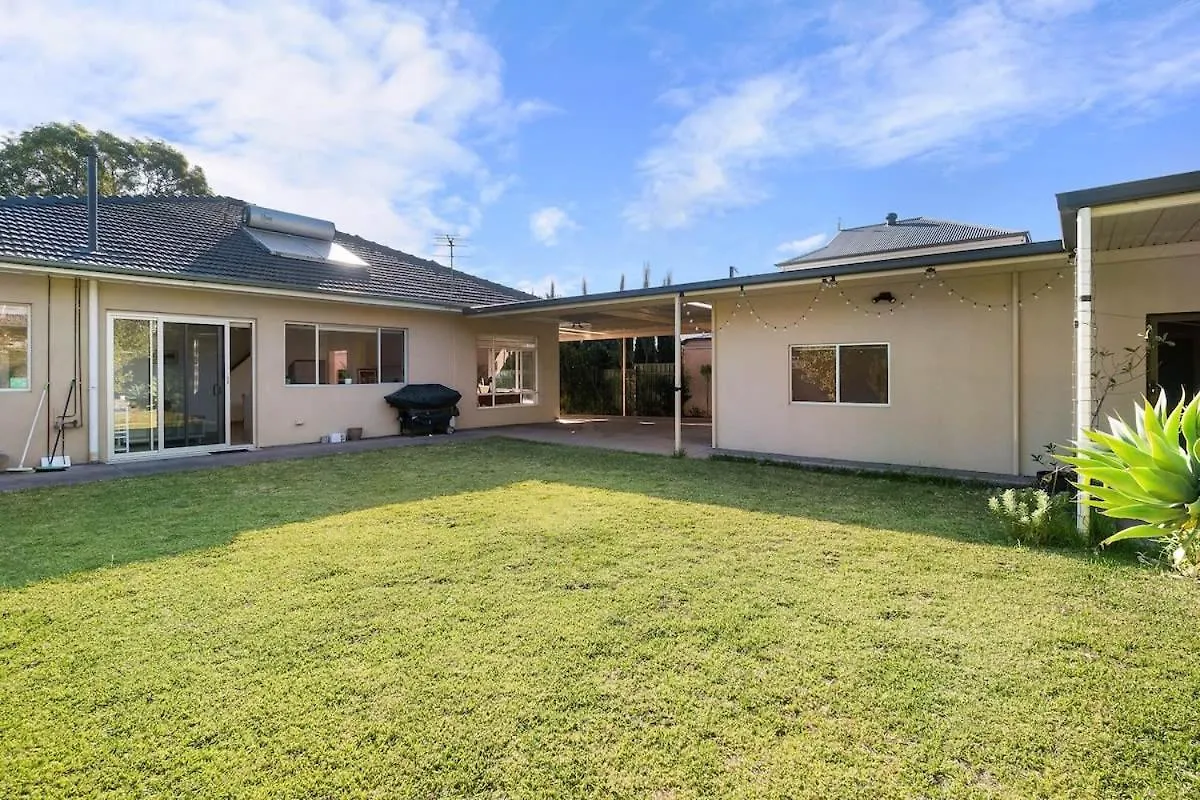 The Spacious & Elegant Vacation Haven - Glenside Adelaide Avustralya