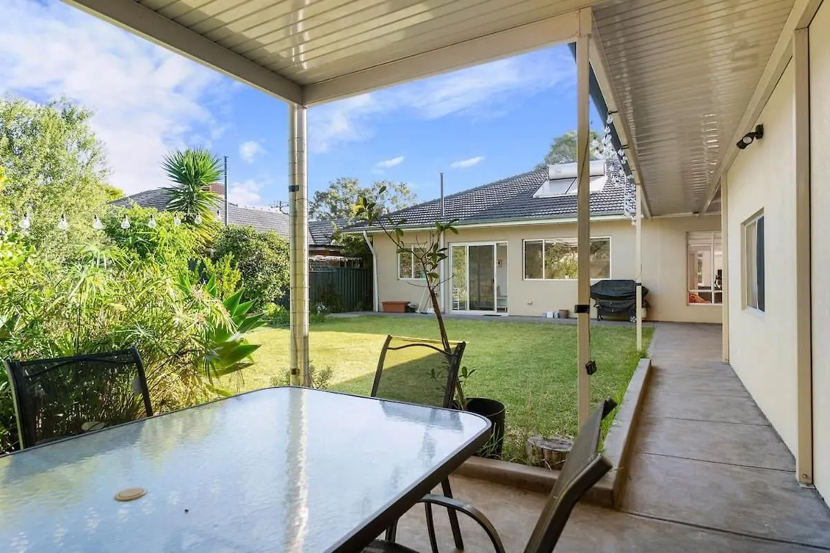 The Spacious & Elegant Vacation Haven - Glenside Adelaide 0*,  Avustralya