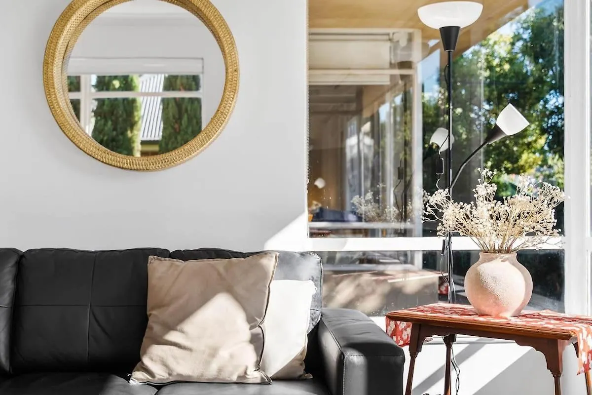 The Spacious & Elegant Vacation Haven - Glenside Adelaide Tatil Evi